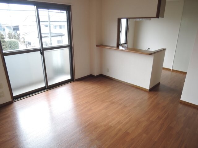 物件内観写真8　(居室・リビング)