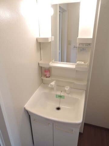 物件内観写真13　(洗面所)