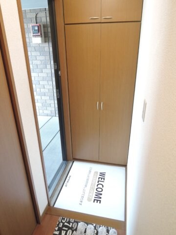物件内観写真17　(玄関)