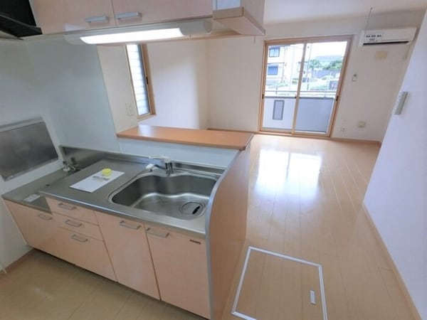 キッチン(対面キッチン 床下収納付き)