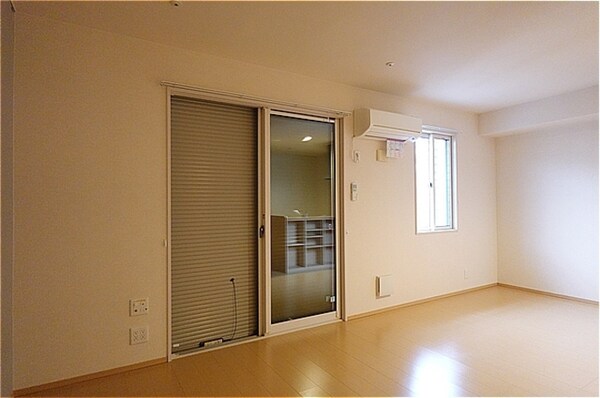 建物設備(１Ｆ・シャッター雨戸)