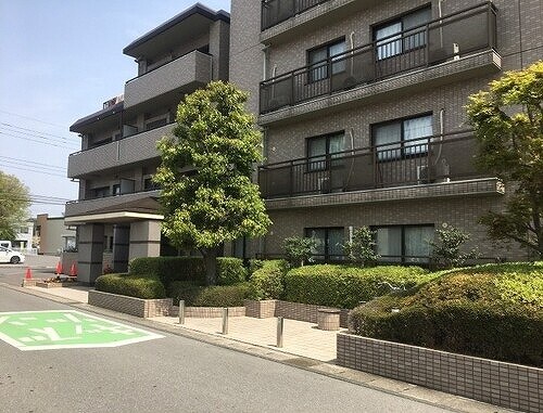 物件外観写真2　(建物外観　※2025年4月撮影)