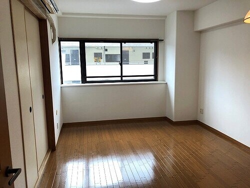 物件内観写真4　(リビングダイニング　※2025年4月撮影)