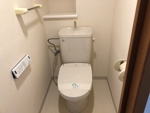 物件内観写真7　(トイレ　※2025年4月撮影)