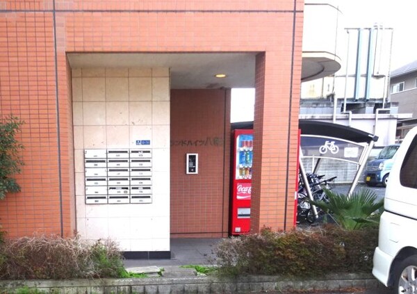 エントランス(建物の内部です)