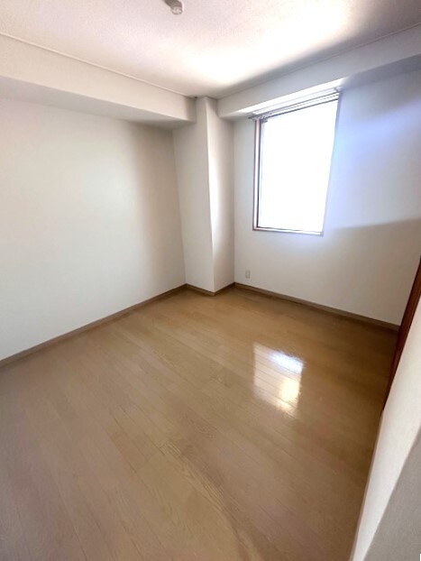 物件内観写真8　(スタンダードな洋室です)