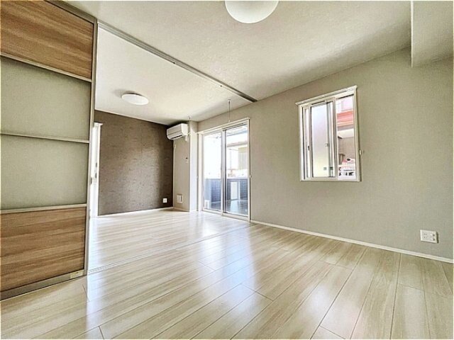 物件内観写真9　(洋室・ＬＤＫ)