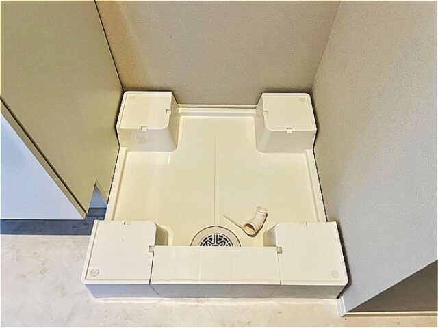 物件内観写真16　(洗濯機置き場)