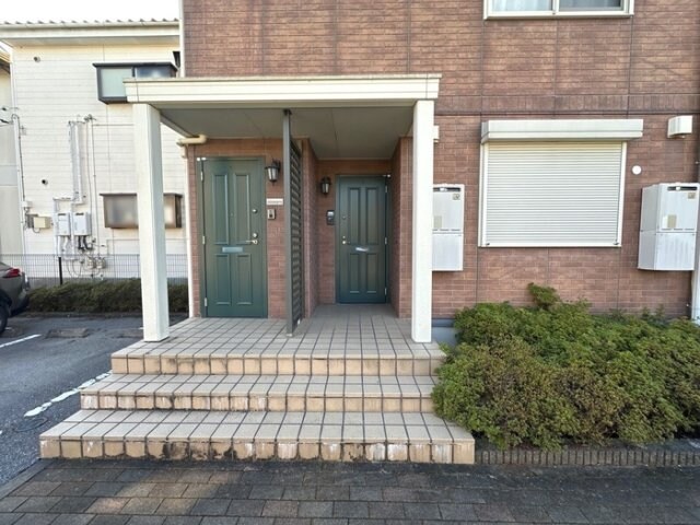 物件外観写真4　(エントランス)