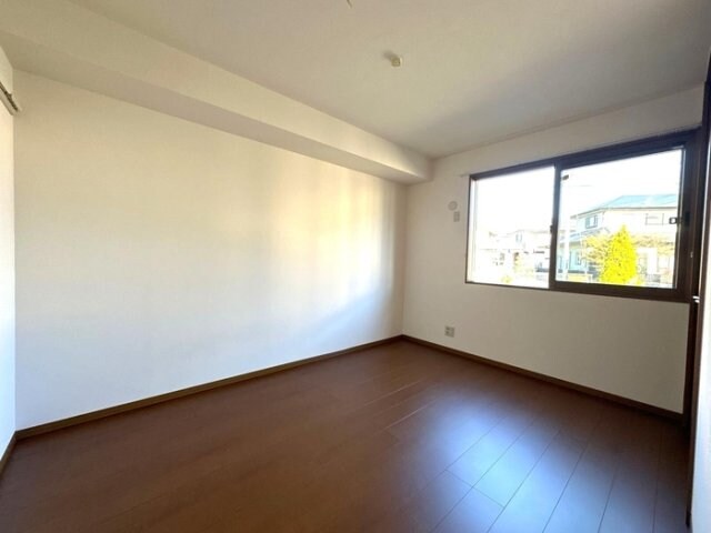 物件内観写真9　(洋室)