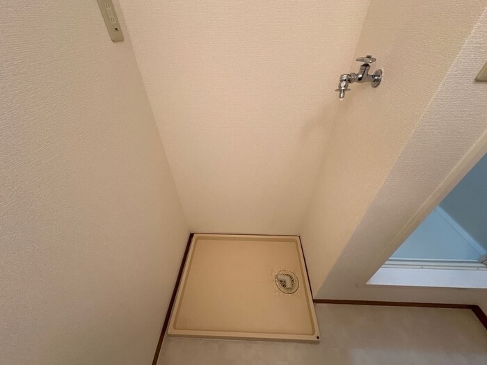 物件内観写真13　(洗濯機置き場)