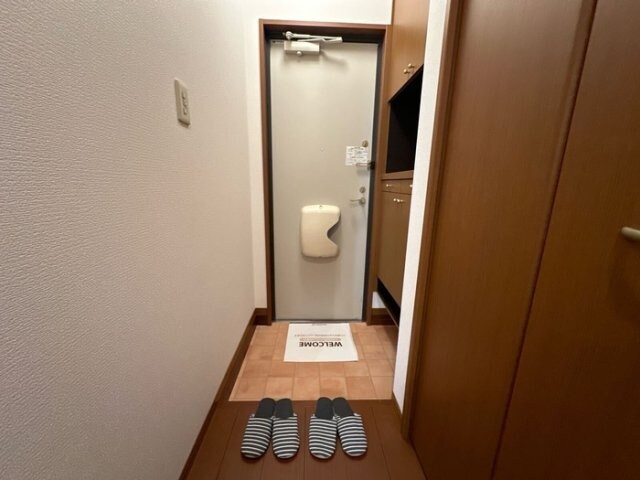 物件内観写真20　(玄関の中)
