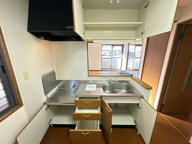 物件内観写真4　(キッチン（収納）)