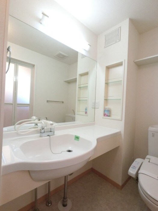 物件内観写真11　(カウンター洗面台)