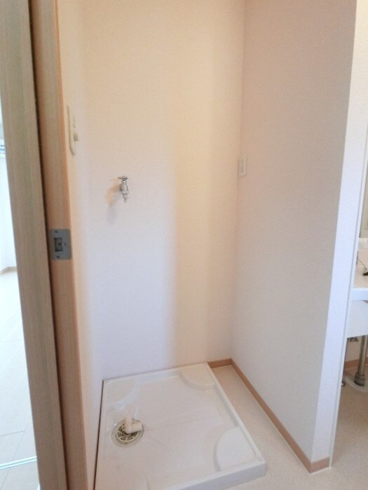 物件内観写真18　(洗濯機置き場)