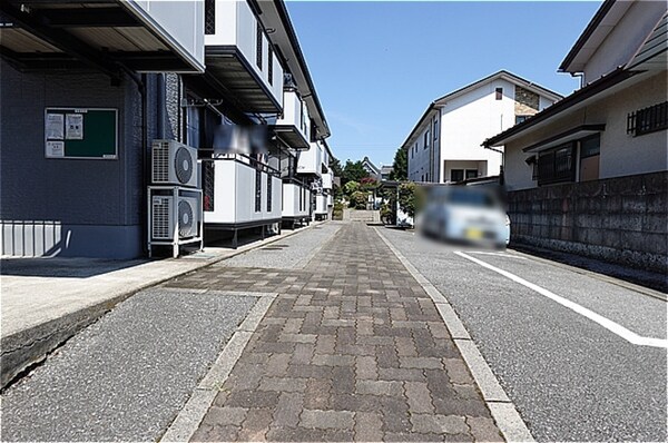 エントランス(西側エントランス)