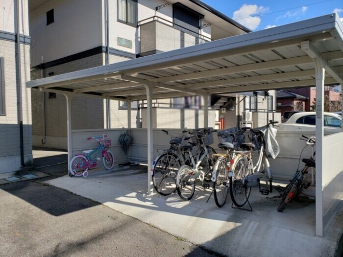 物件内観写真17　(駐輪場)