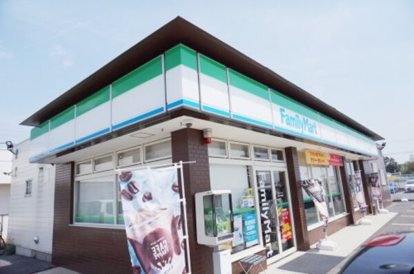 周辺環境(ファミリーマート　宇都宮江曽島店 1298m)