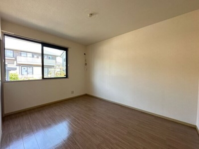 物件内観写真10　(洋室)