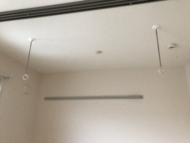 物件内観写真17　(室内物干し)