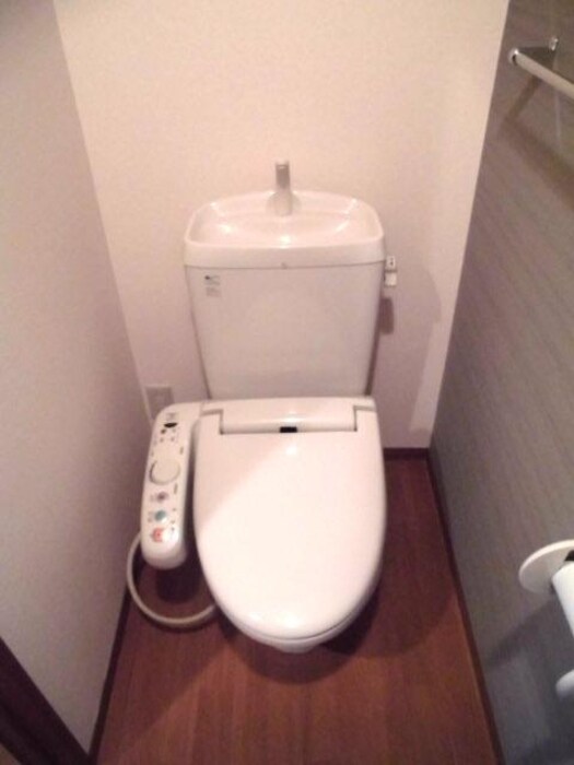 物件内観写真9　(温水洗浄便座)