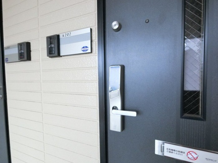 物件内観写真20　(ＩＣカードキーの玄関ドア)