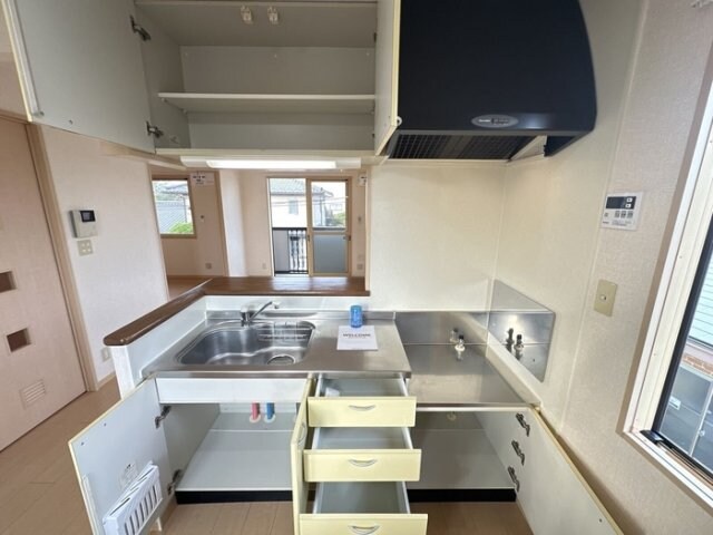 物件内観写真7　(キッチン（収納）)