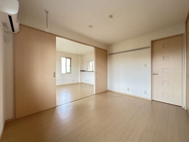 物件内観写真11　(洋室)