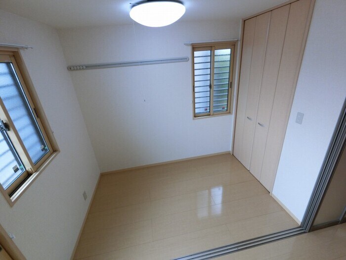 物件内観写真9　(洋室)