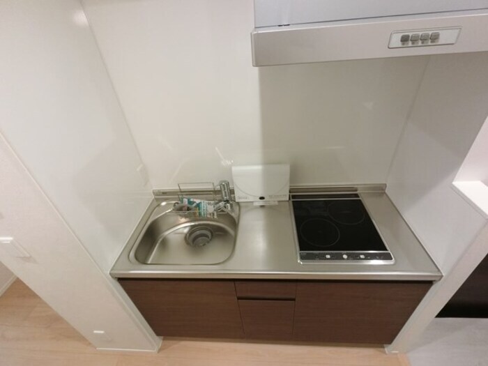 物件内観写真9　(ＩＨクッキングヒーター付きのキッチン)