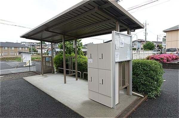 建物設備(宅配ボックス付き駐輪場)
