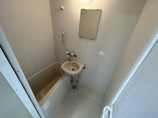 物件内観写真8　(※退去前の為、違うお部屋の写真です)