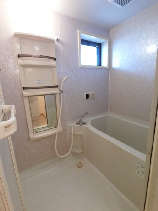 物件内観写真5　(浴室 追い炊き機能付き)