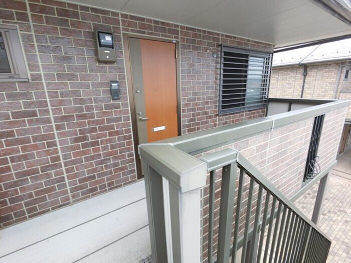 物件内観写真20　(玄関前)