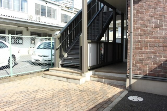 物件内観写真21　(共用階段)