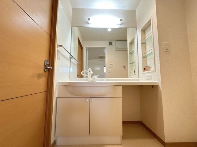 物件内観写真13　(洗面所)