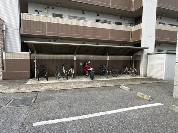建物設備(駐輪場)