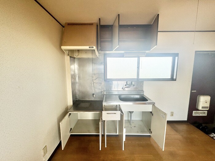 物件内観写真6　(キッチン（収納）)