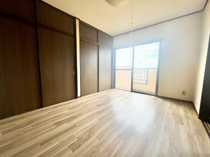 物件内観写真10　(洋室)