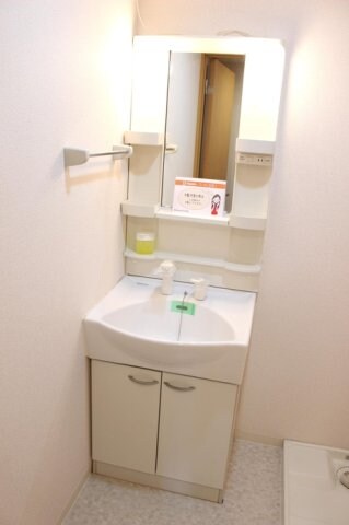 物件内観写真9　(洗面所)