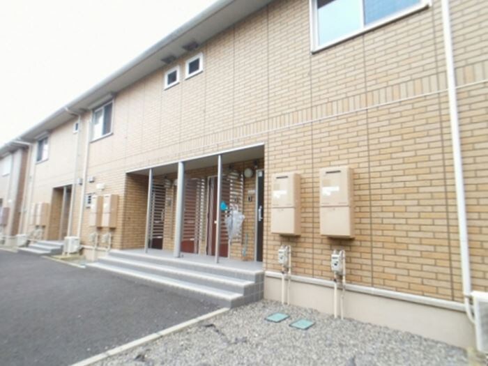 物件外観写真3　(エントランス)