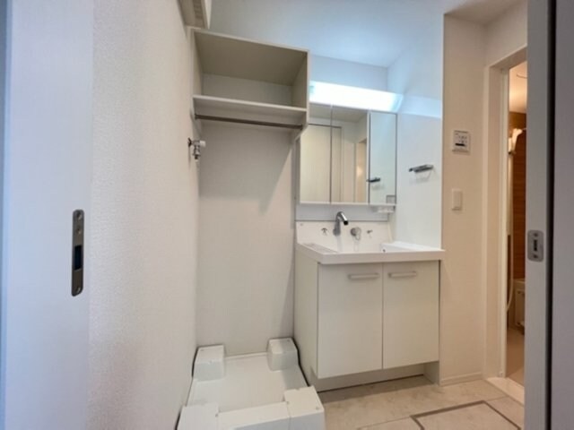 物件内観写真8　(洗面所)