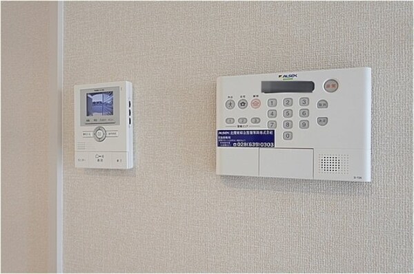 セキュリティ(ホームセキュリティと録画機能付きカラーモニターインターホン)