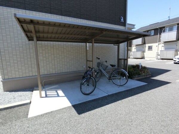 建物設備(駐輪場)