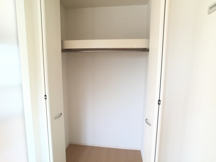 物件内観写真12　(洋室・収納)