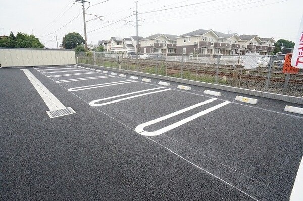 駐車場(駐車場があるので、車を買う予定の方も安心です)