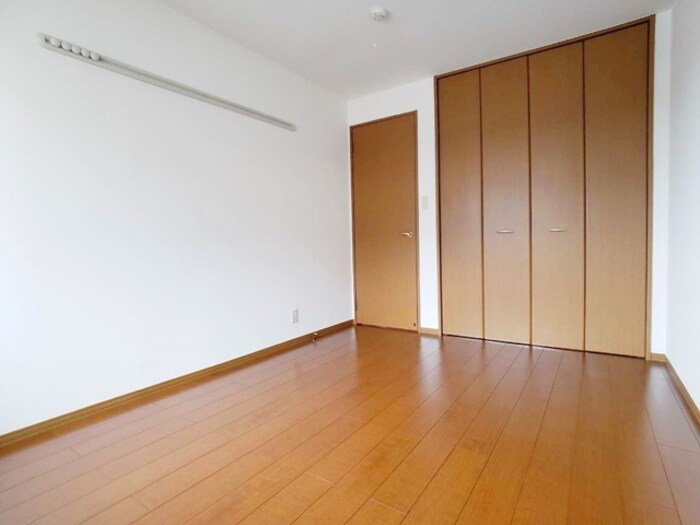 物件内観写真9　(洋室)