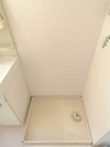 物件内観写真16　(洗濯機置き場)