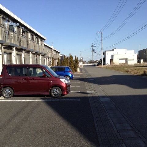 物件外観写真2　(駐車場)