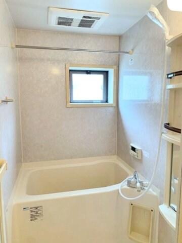 物件内観写真7　(換気暖房乾燥機付き浴室)